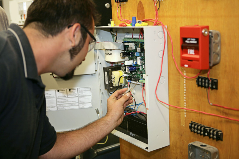 Reasons to Work with a Licensed Electrician